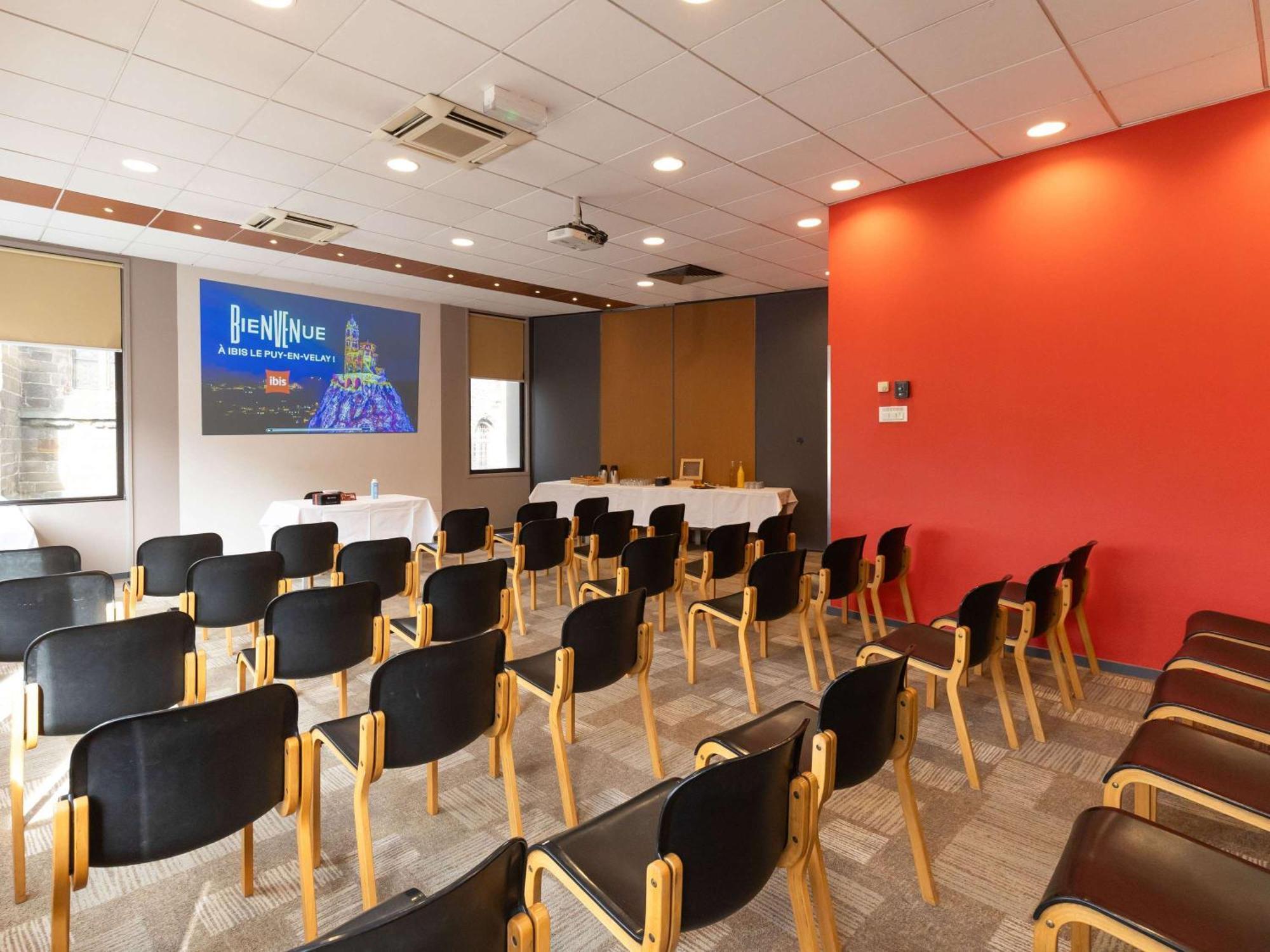 Hotel ibis Le Puy-en-Velay Centre Exterior foto