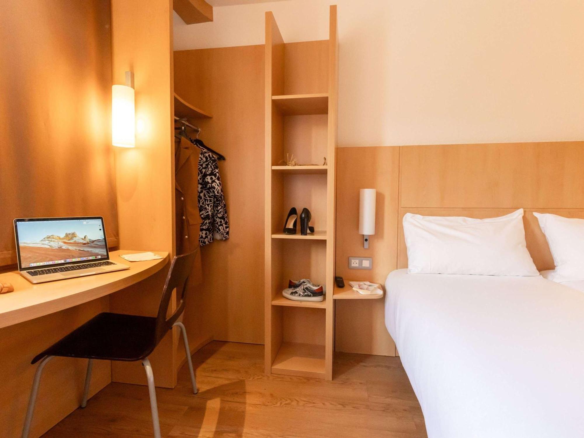 Hotel ibis Le Puy-en-Velay Centre Exterior foto